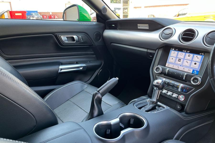 Ford Mustang Photo autoimg-ddf9fca1334a44826b2b4c3098e959f4afb0cf88.jpg