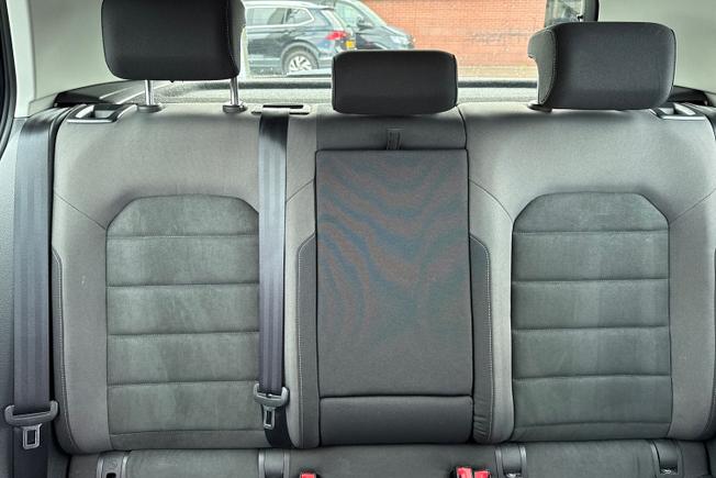 VOLKSWAGEN Golf Photo 27