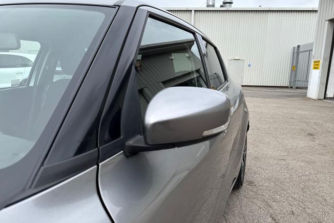 SUZUKI Swift Photo 27