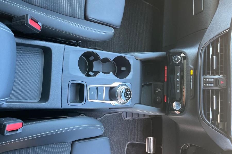 Ford KUGA Photo autoimg-ddfeb4518bacbda8b30cd24529a8ce8d76cd07f2.jpg