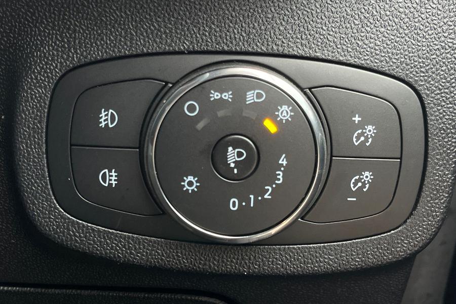 Ford Fiesta Photo autoimg-de00730475bef50a1dc93414ffa3edf1397b17d6.jpg