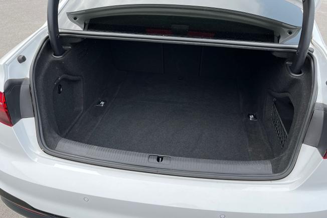 AUDI A4 Photo 12