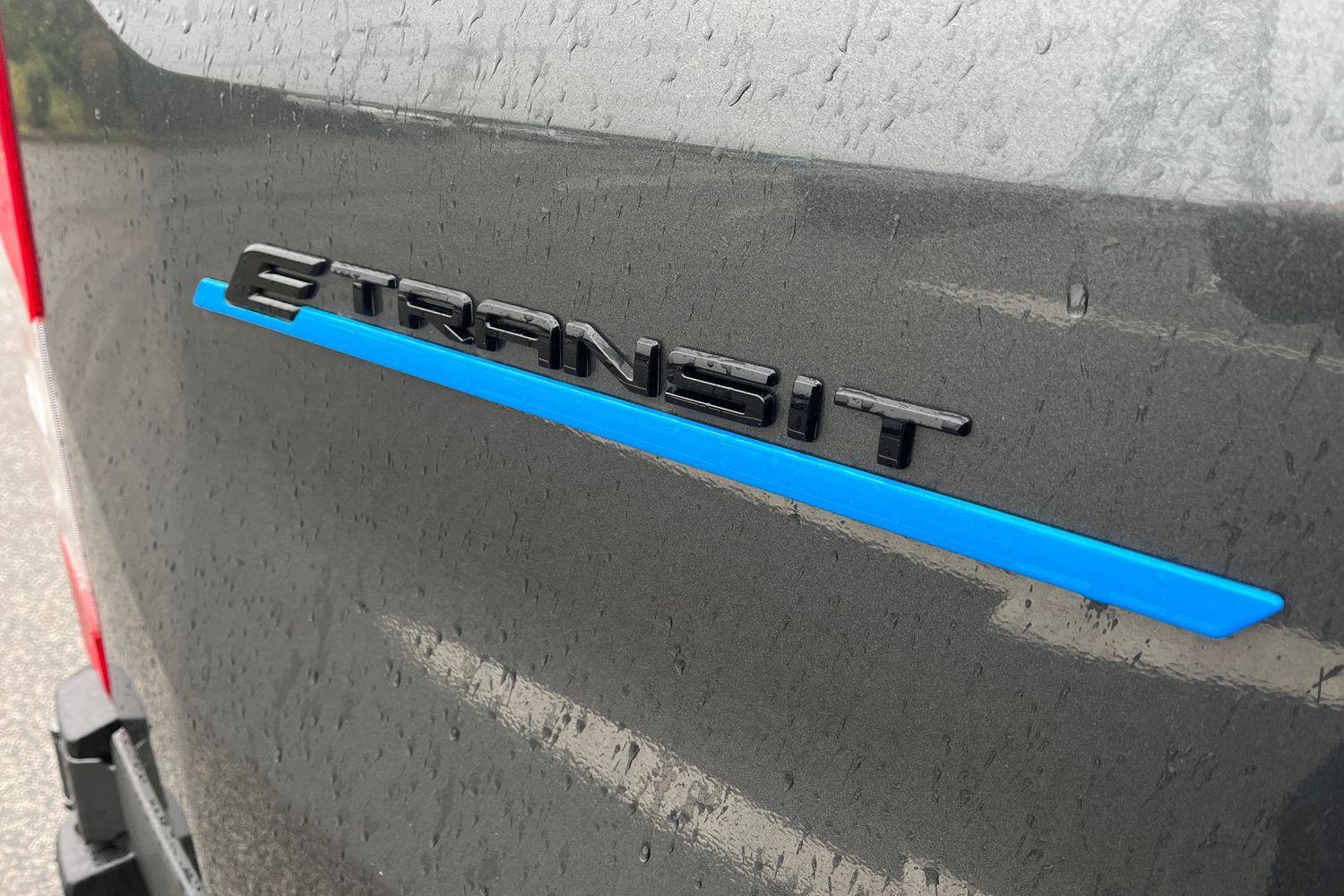 Ford E-TRANSIT Photo 18