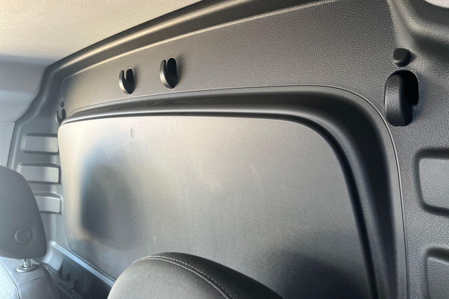 Ford TRANSIT CONNECT Photo 24