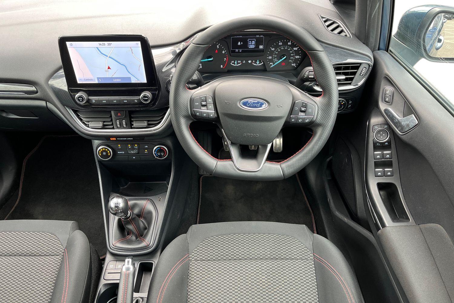 Ford FIESTA Photo 10