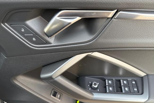 AUDI Q3 Photo 30