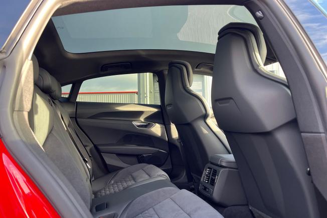 AUDI S e-tron GT Photo 26
