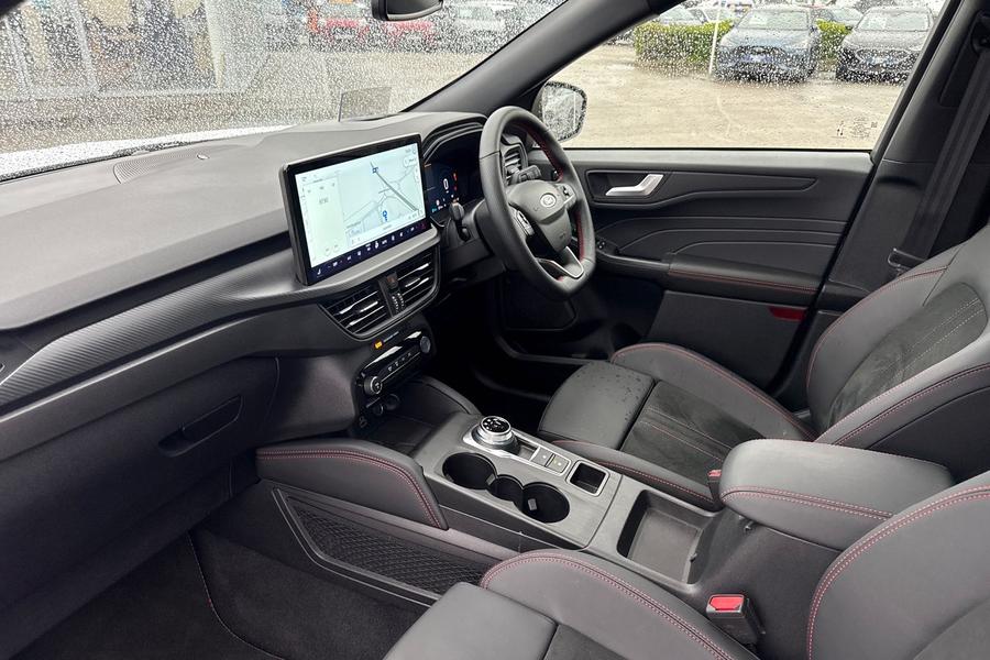 Ford KUGA Photo autoimg-de0b7bf1ea67a9e20e96dd06df00bc68432b56ec.jpg