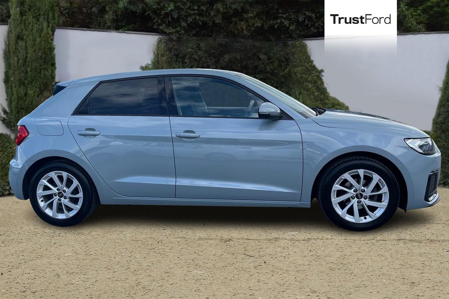 Audi A1 Photo 2
