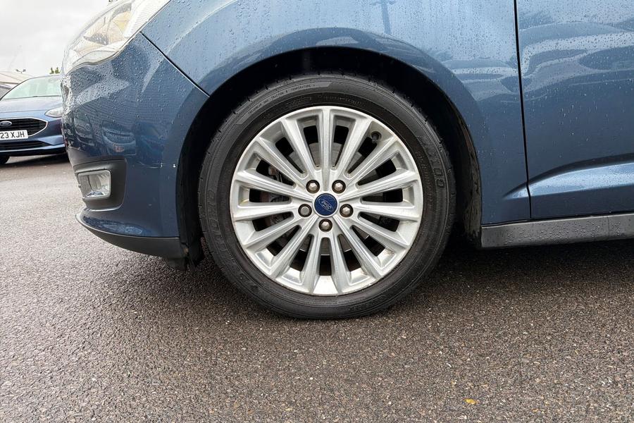 Ford GRAND C-MAX Photo autoimg-de125d60e10e32964c6bfa51592a3f6488a9c101.jpg