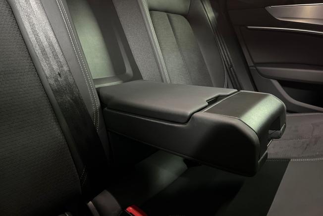 AUDI A6 Avant Photo 30