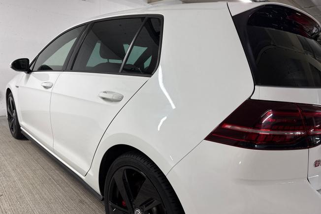 VOLKSWAGEN Golf Photo 36
