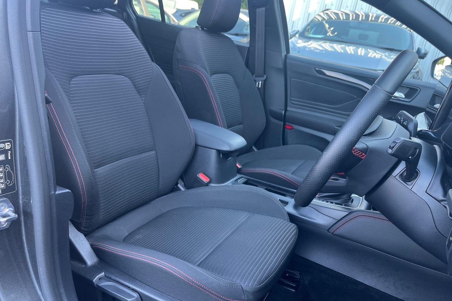 Ford Focus Photo 16