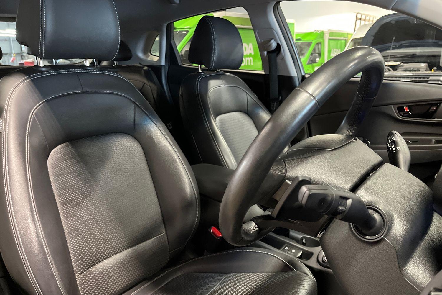 Hyundai KONA Photo 16