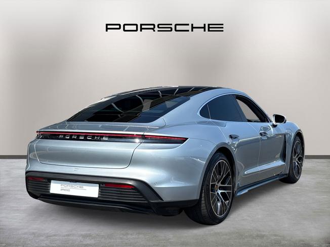PORSCHE Taycan Photo 7