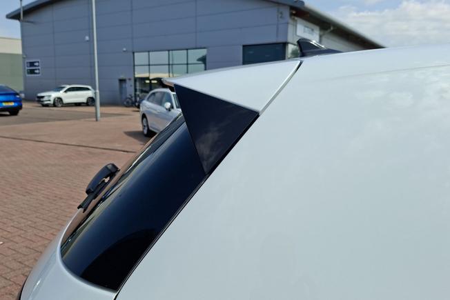 VOLKSWAGEN Golf Photo 26