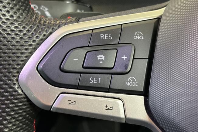 VOLKSWAGEN Golf Photo 16