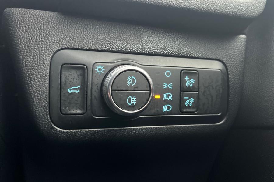 Ford KUGA Photo autoimg-de29e8081dc4028cbf22fc375b17301a0f1ab856.jpg
