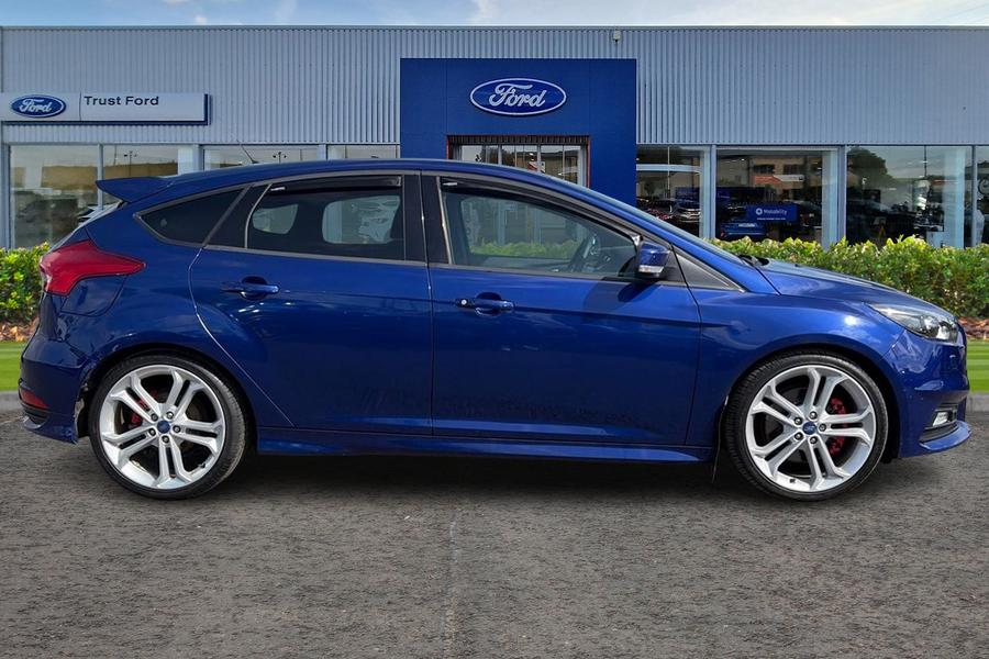 Ford Focus Photo autoimg-de2d1183e720beaf3313437099d84a03a2ad0f20.jpg