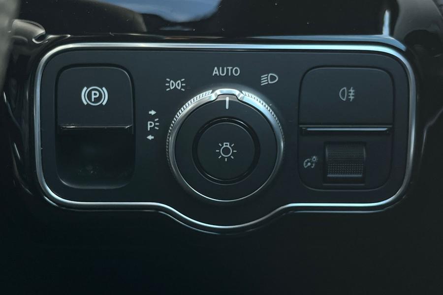 Mercedes-Benz CLA Photo autoimg-de2eeaa7b69ad8ef79bf486fc774f33c53789948.jpg