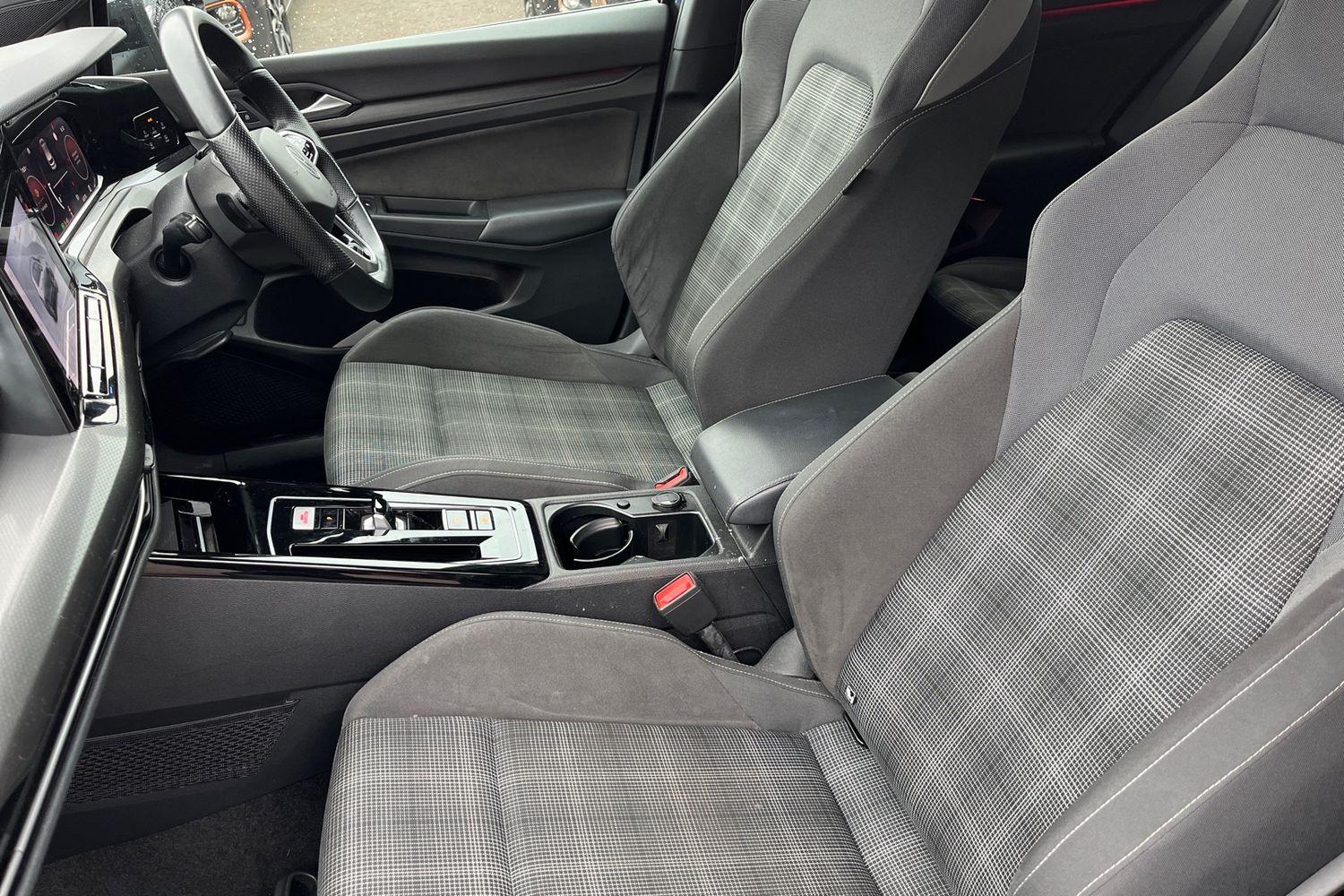 Volkswagen GOLF Photo 18