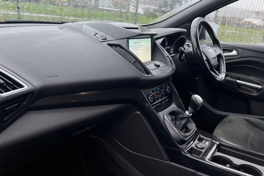 Ford KUGA Photo autoimg-de30cd744c98c70f4b6ca5d1def1fefd95371900.jpg