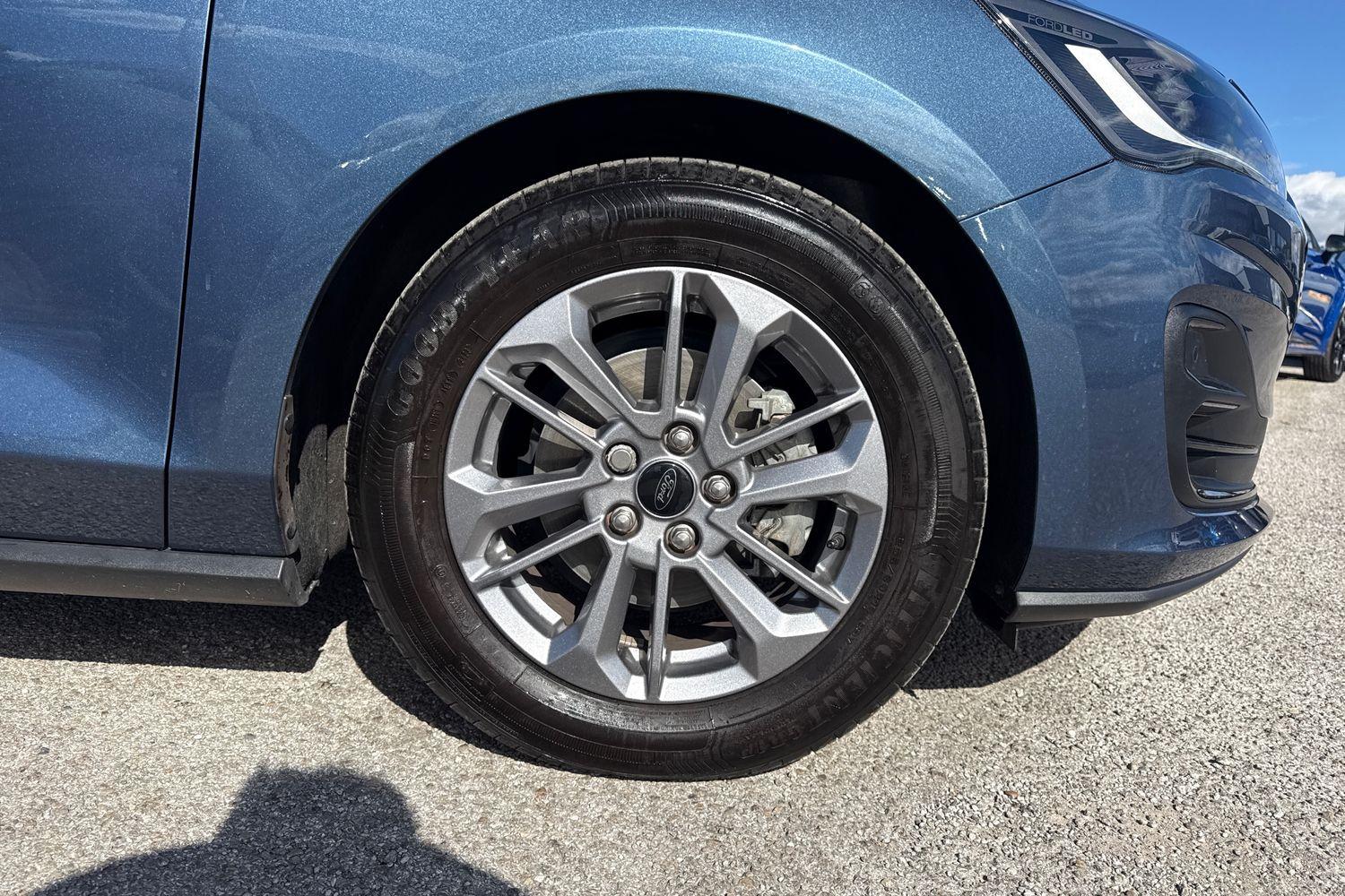 Ford FOCUS Photo 7