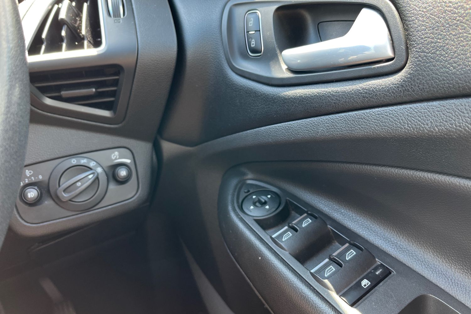 Ford KUGA Photo 15