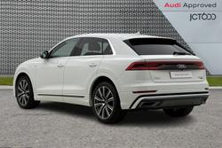 AUDI Q8 Photo 3