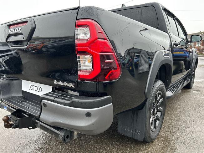 TOYOTA Hilux Photo 32