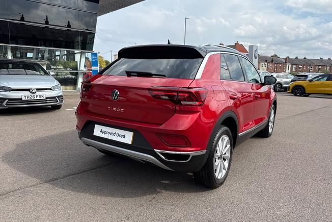 Volkswagen T-Roc Photo 24