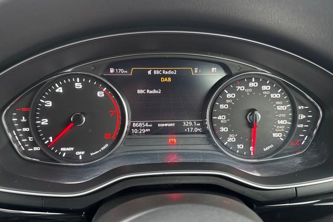 AUDI A4 Avant Photo 16
