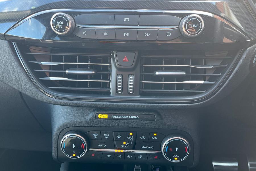 Ford KUGA Photo autoimg-de4656bf59625c90b7f244213d47a20feaf539cf.jpg