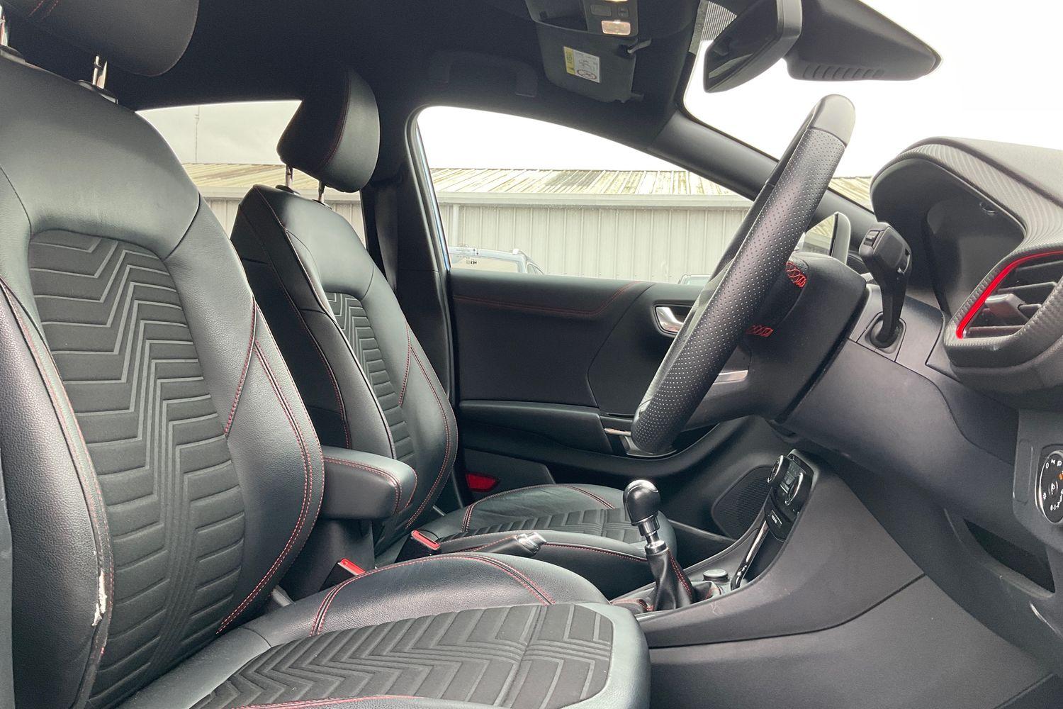 Ford PUMA Photo 16