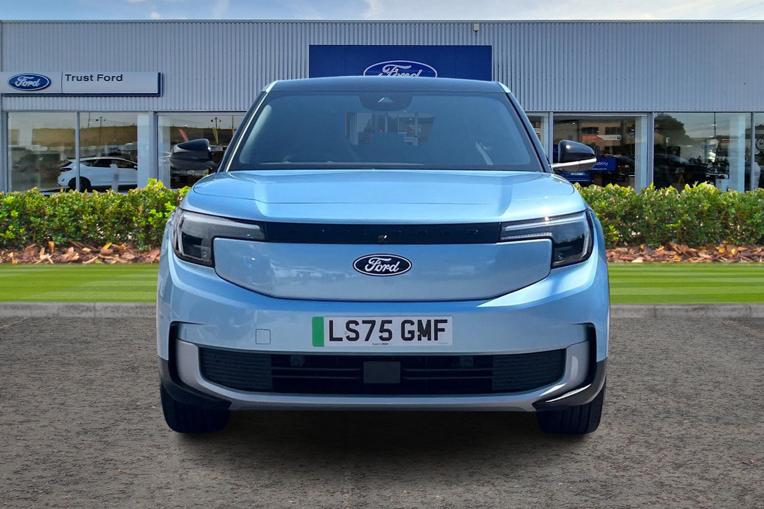 Ford Explorer Photo 5