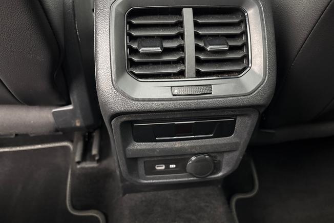 VOLKSWAGEN Tiguan Photo 30