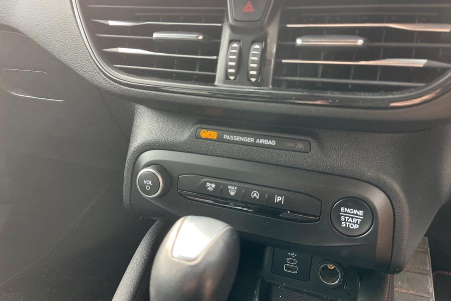 Ford FOCUS Photo autoimg-de4cb3560052d1f7e87727e96fc58f2cef3e88c7.jpg