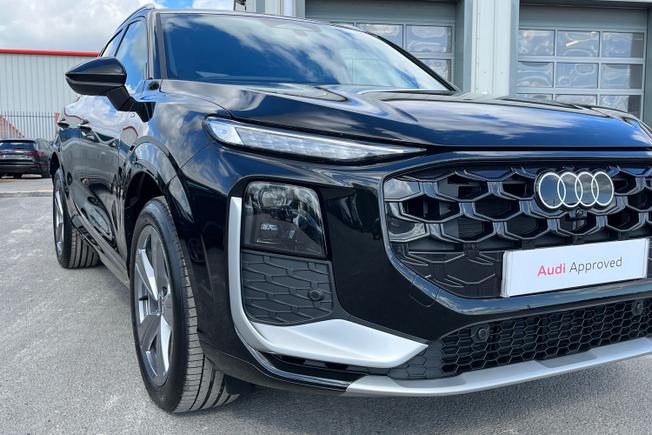 AUDI Q3 Photo 19