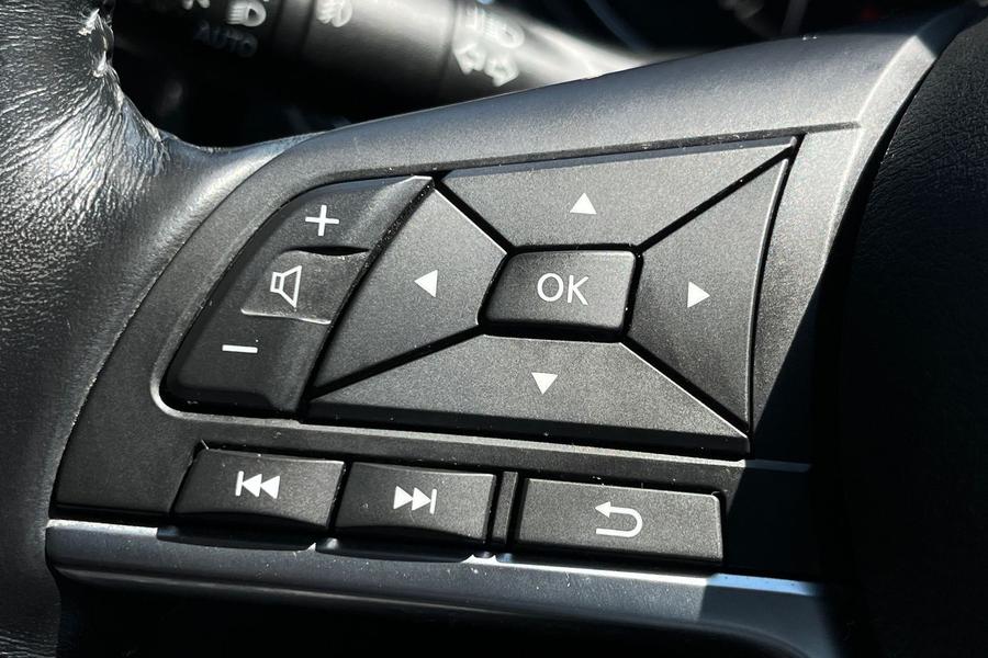 Nissan X-TRAIL Photo autoimg-de4f1d8ee55c5d4f34059202f93f074394188b2c.jpg