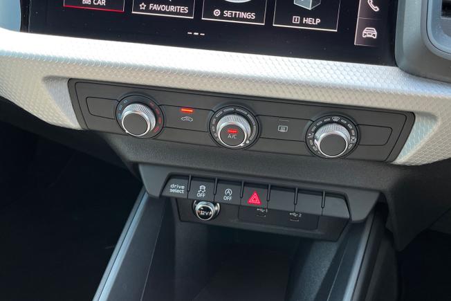 AUDI A1 Photo 31