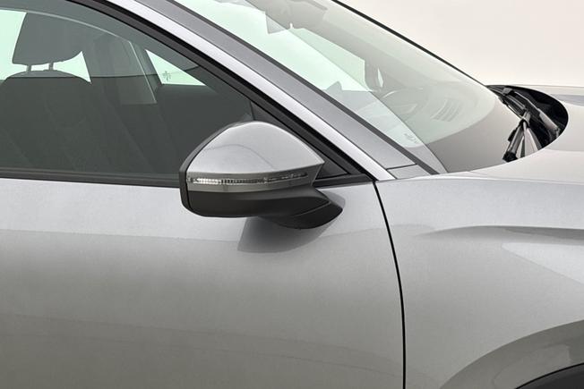VOLKSWAGEN T-Roc Photo 20