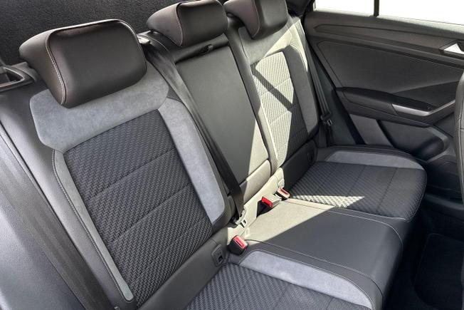 Volkswagen T-Roc Photo 9