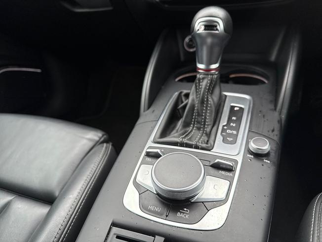 AUDI S3 Photo 33