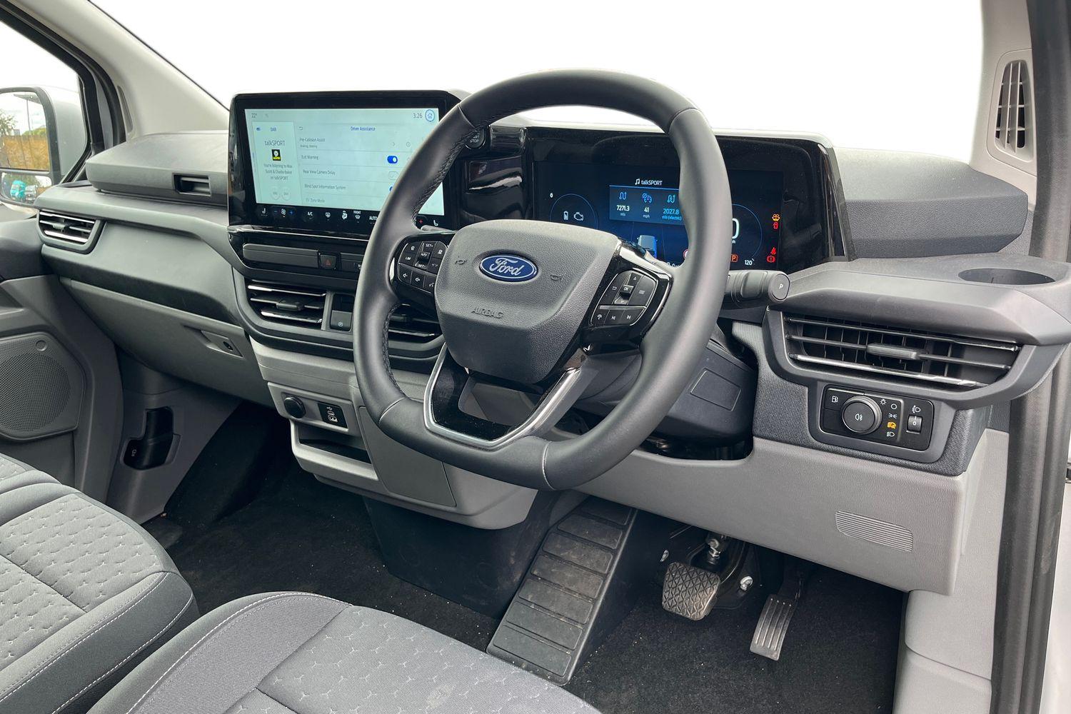 Ford TOURNEO CUSTOM Photo 13