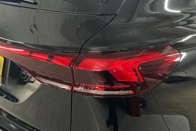 AUDI Q6 E-Tron Photo 18