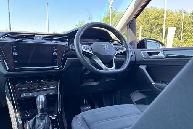 VOLKSWAGEN Touran Photo 23