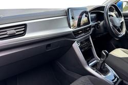 VOLKSWAGEN T-Roc Photo 2