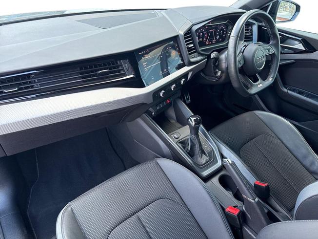 AUDI A1 Photo 2