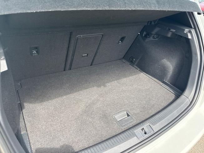 VOLKSWAGEN Golf Photo 12