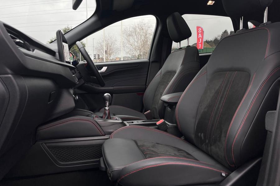 Ford KUGA Photo autoimg-de69451e963362d2917b5a214c6295abc3dfcfbc.jpg